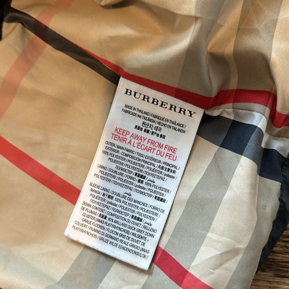 Burberry coat - Picture 3 of 9